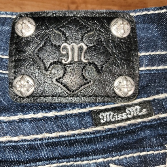 Miss Me‎ Women's Jeans Size 29 Dark Wash Bootcut Mid-Rise Embellished Pockets - Picture 13 of 16
